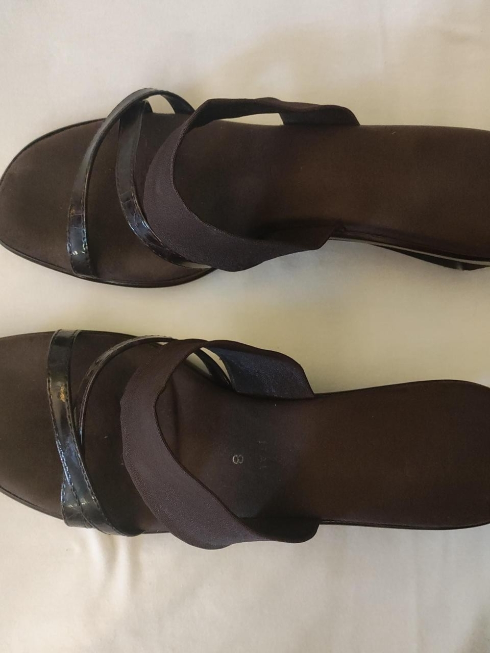 Women’s Brown Slide Sandals with Cross-Strap Detail